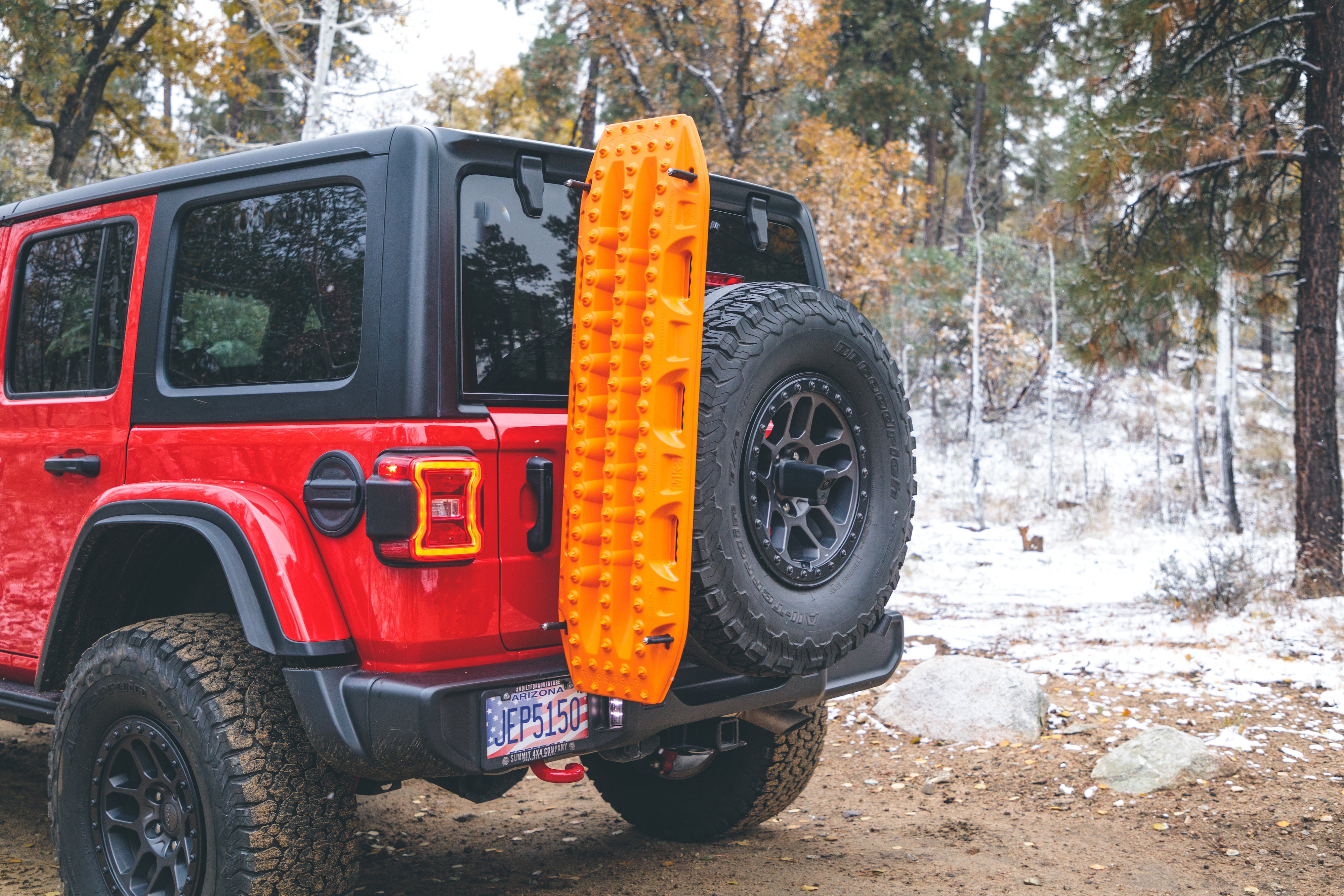 Overland Kitted Spare Tire MAXTRAX Mounting System With Jeep Wrangler JL Rear Camera
